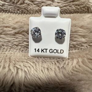 14K Gold Classic Stud Earrings